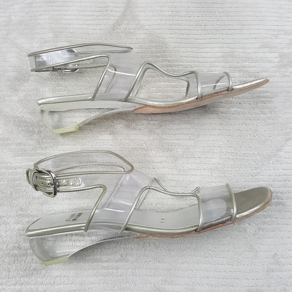 stuart weitzman clear sandals